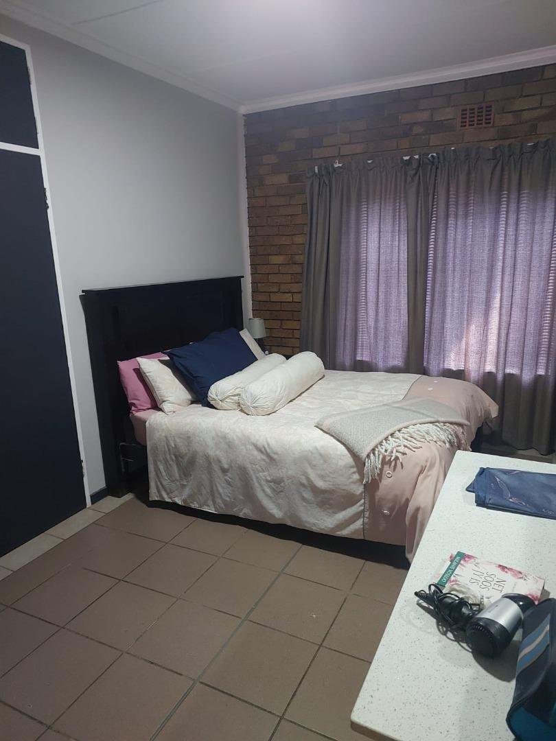 4 Bedroom Property for Sale in Lourenspark North West